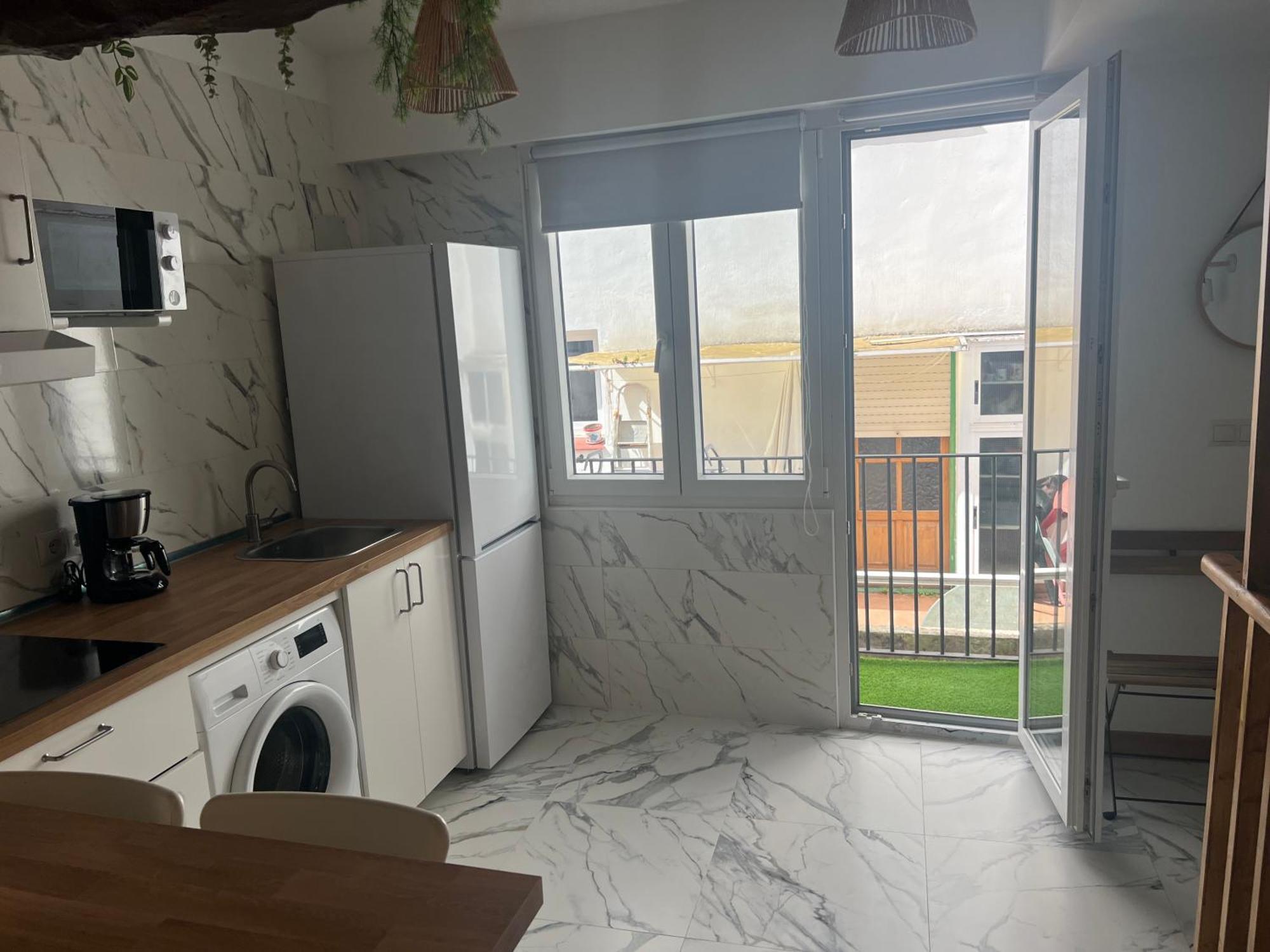 Апартаменти Apartamento Castillo Кастро-Урдіалес Екстер'єр фото